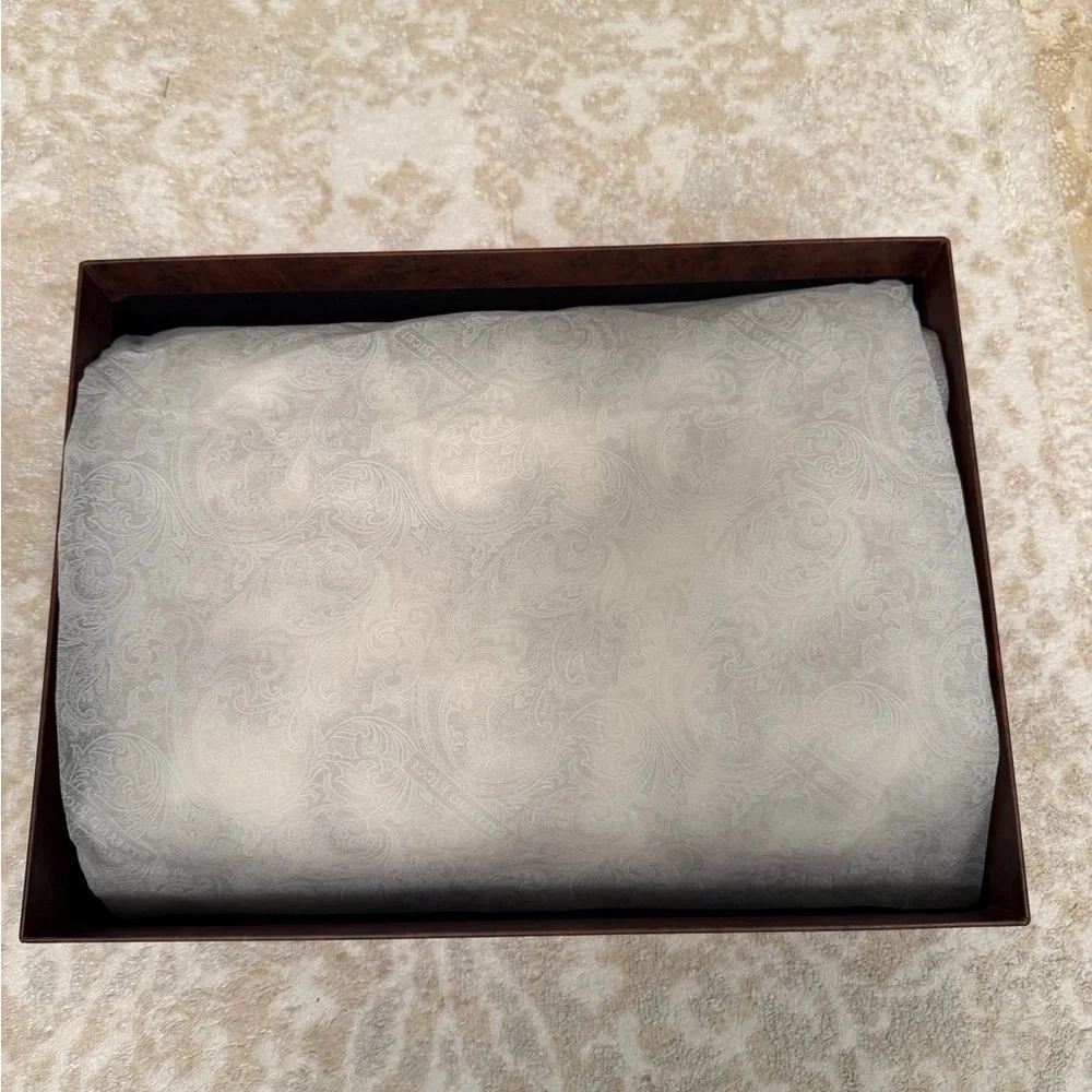 Stefano Ricci Cream and Brown Scroll Throw